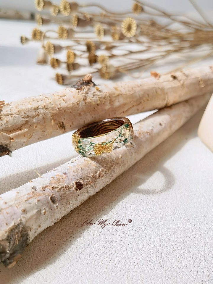 Bague en résine incrustée de fleurs séchées faite à la main - Fleur en feuille d'or