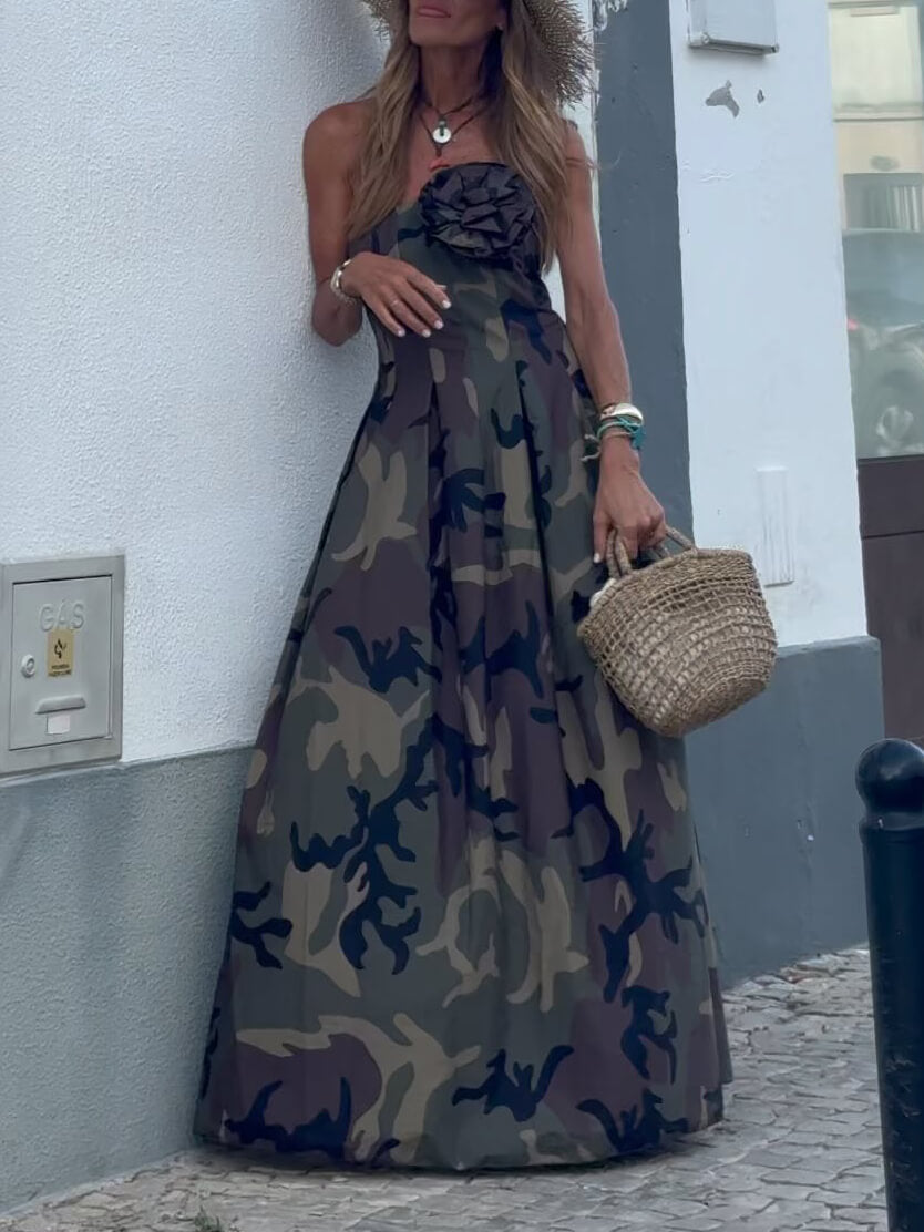 Rochie maxi la modă fără bretele cu imprimeu de camuflaj