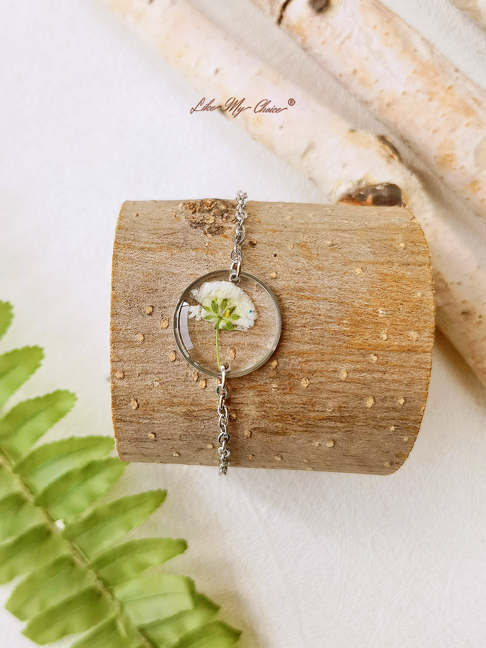 White Cosmos Sulphureus Pressed Flower Resin Round Bracelet