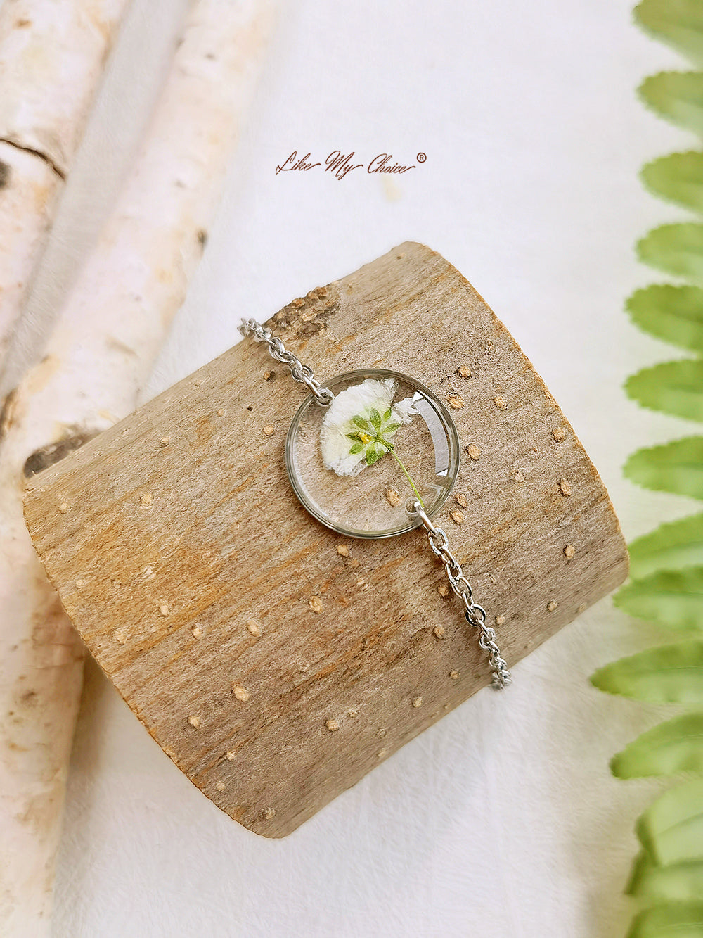 White Cosmos Sulphureus Pressed Flower Resin Round Bracelet