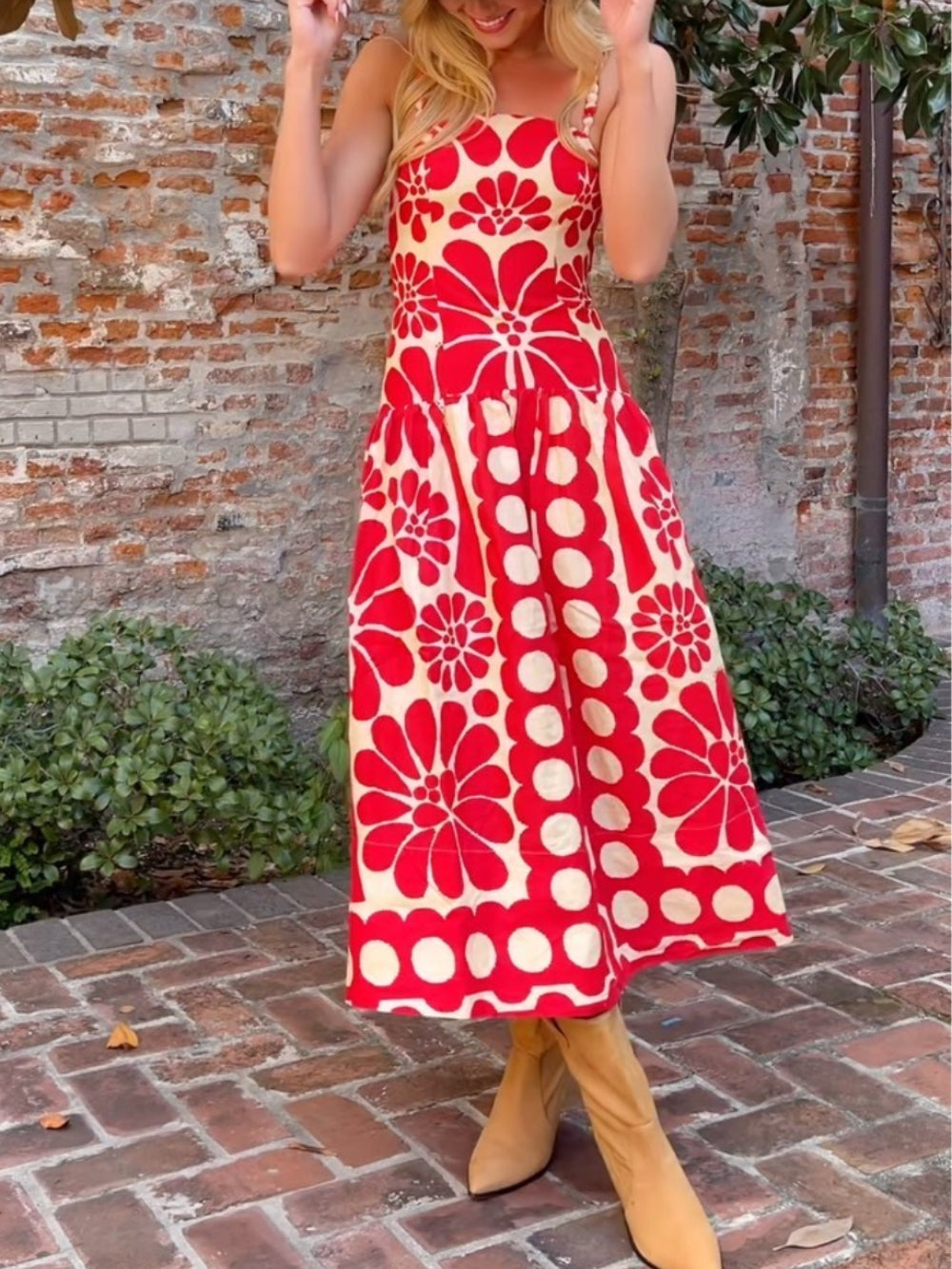 Vestido midi rojo sin mangas con espalda abierta