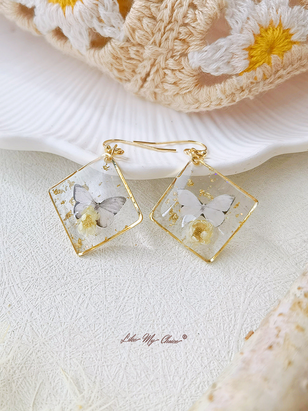 Pendientes cuadrados de mariposa de flor seca Gypsophila