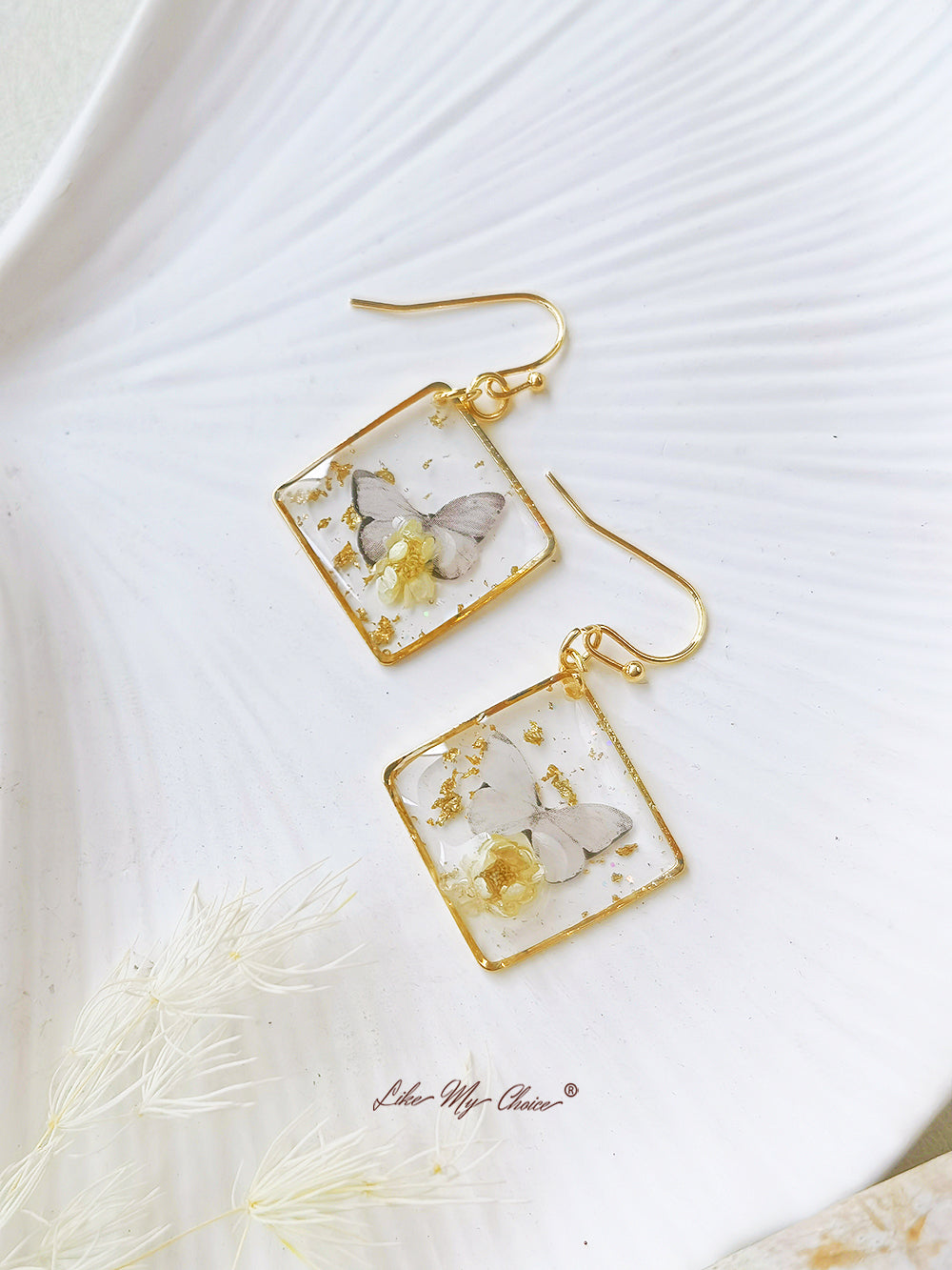 Anting-anting Persegi Kupu-kupu Bunga Kering Gypsophila