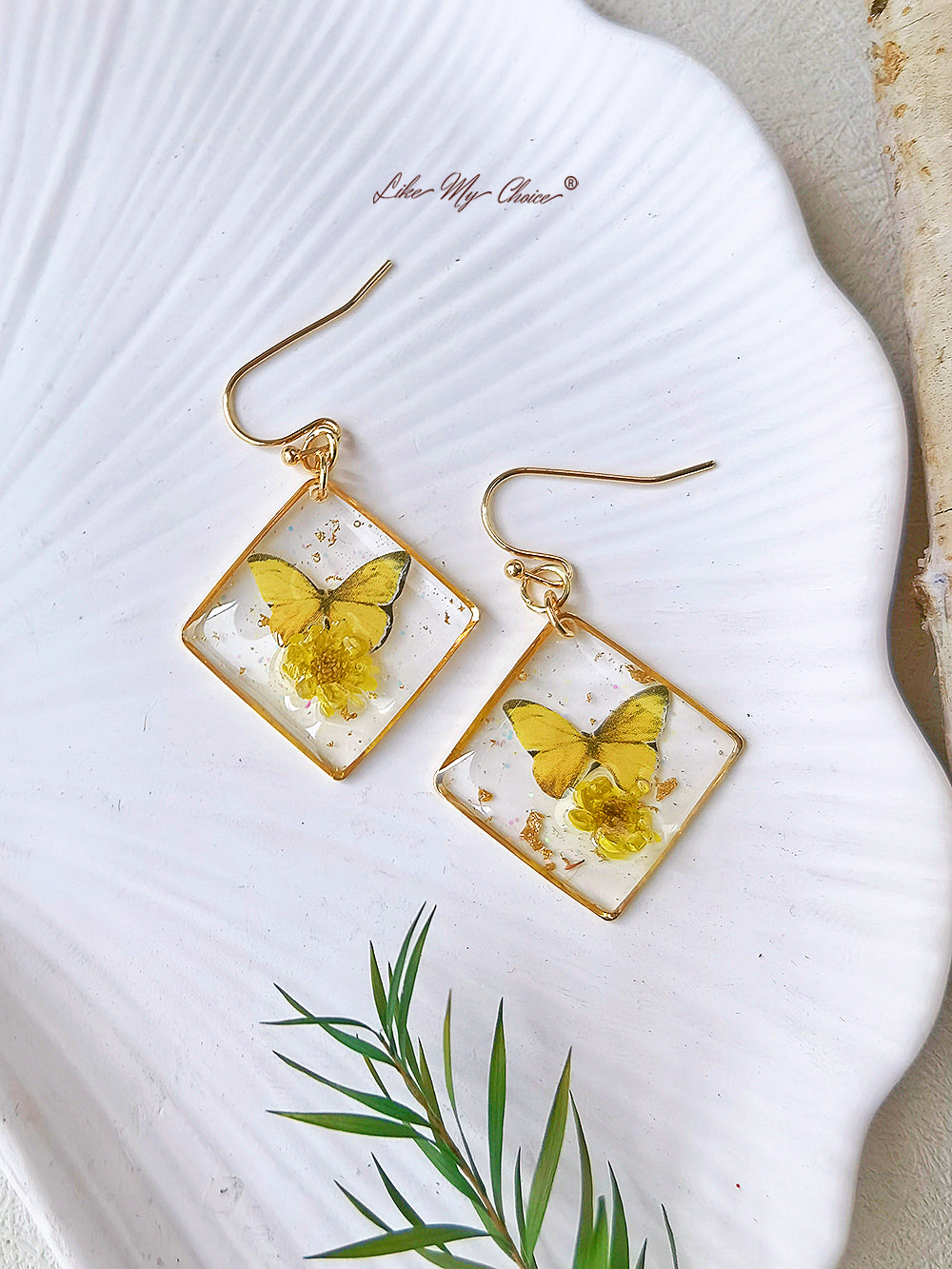 Anting-anting Persegi Kupu-kupu Bunga Kering Gypsophila