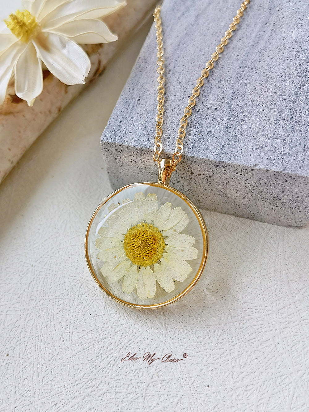 Halsband med pressad blomma, Natural Daisy