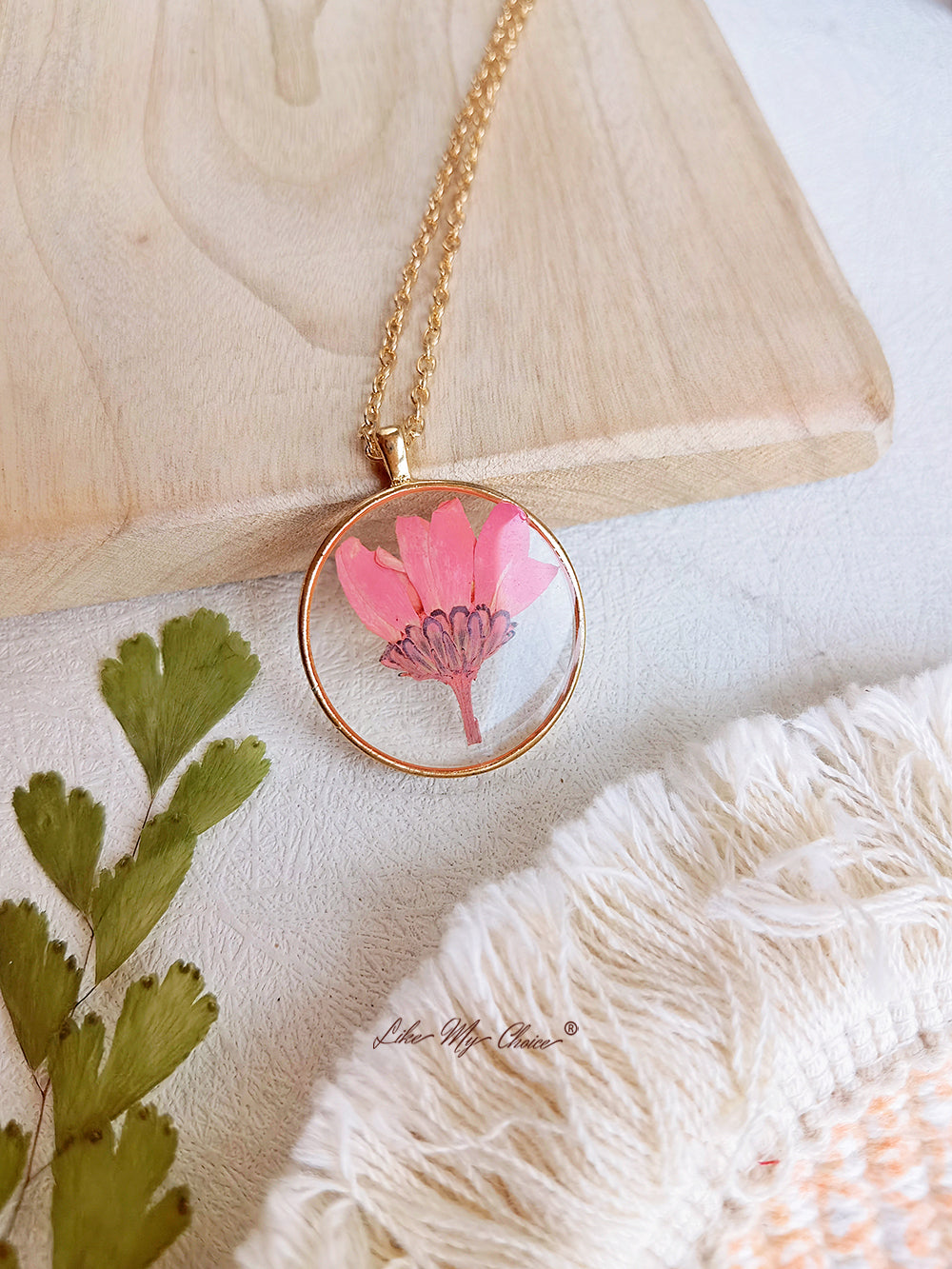 Zwavelchrysant, geperste bloemenketting