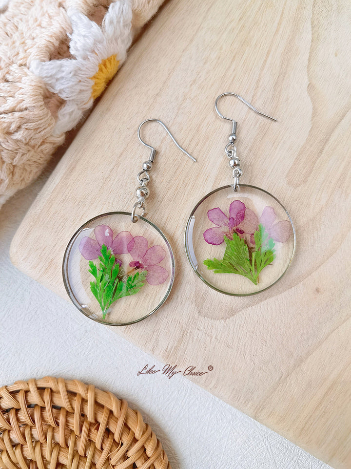 Boucles d'oreilles en résine et fleurs séchées faites à la main