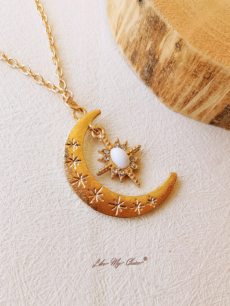 Collier bohème lune et étoile en opale