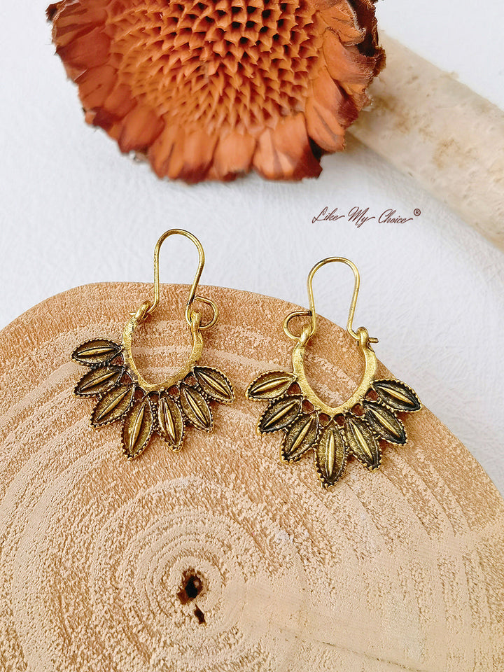 Anting-anting Daun Antik