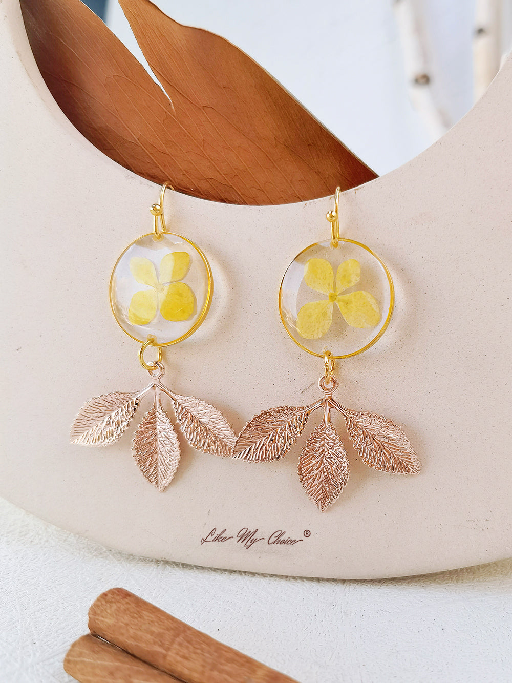 Primrose Flower Earrings Örhängen med guldblad