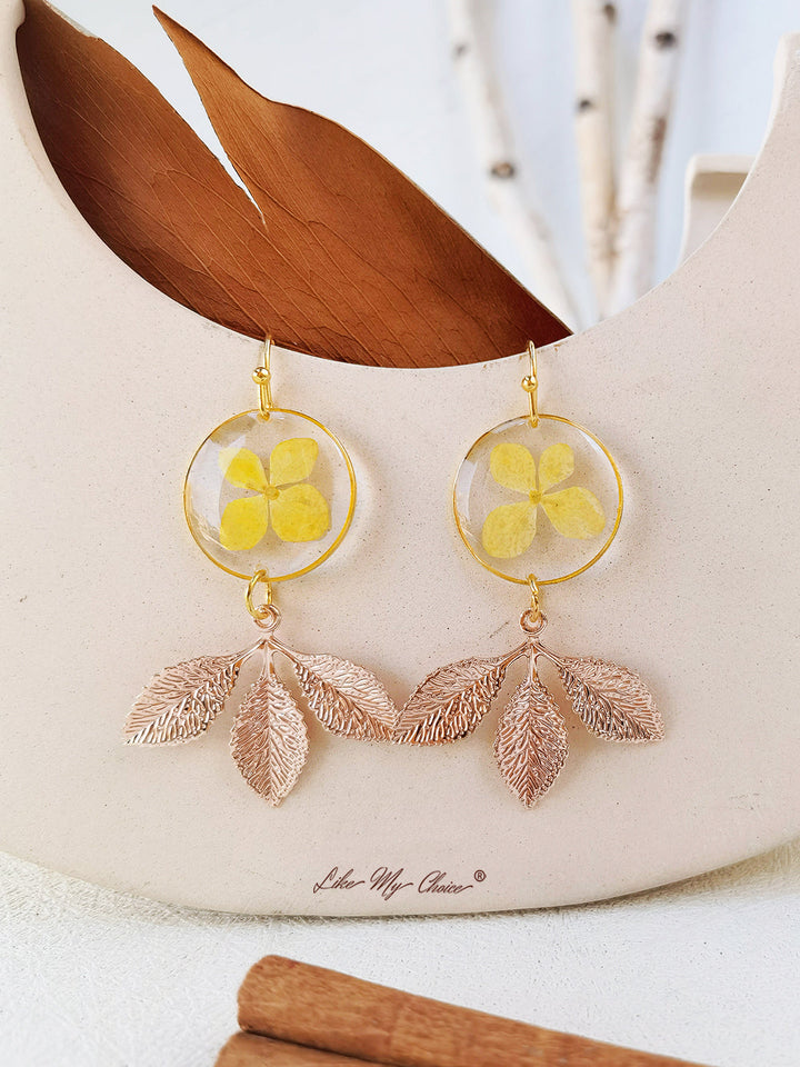 Primrose Flower Earrings Örhängen med guldblad