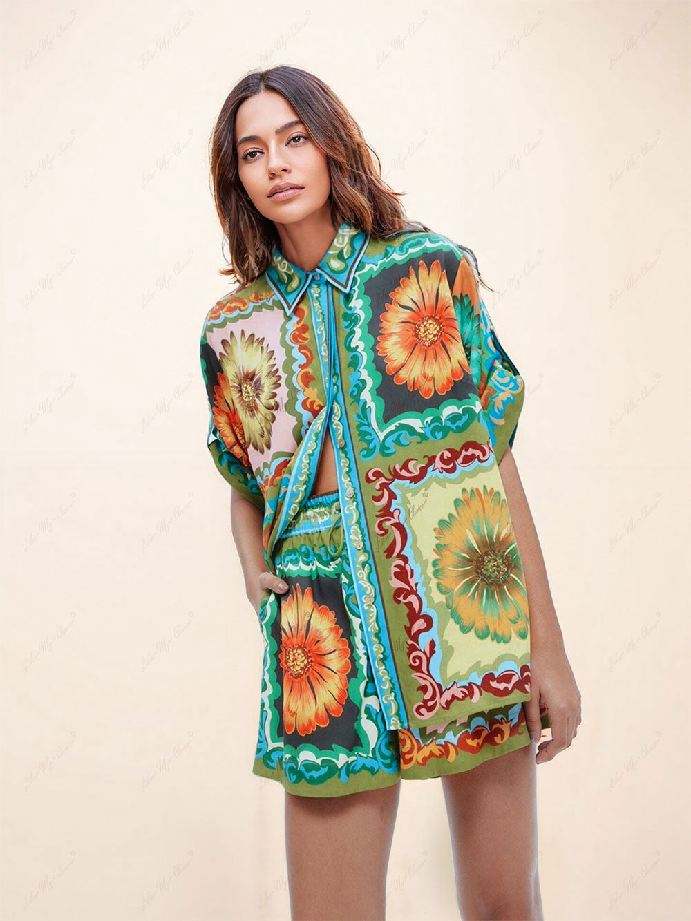 Camisa oversize con botones y estampado de girasoles