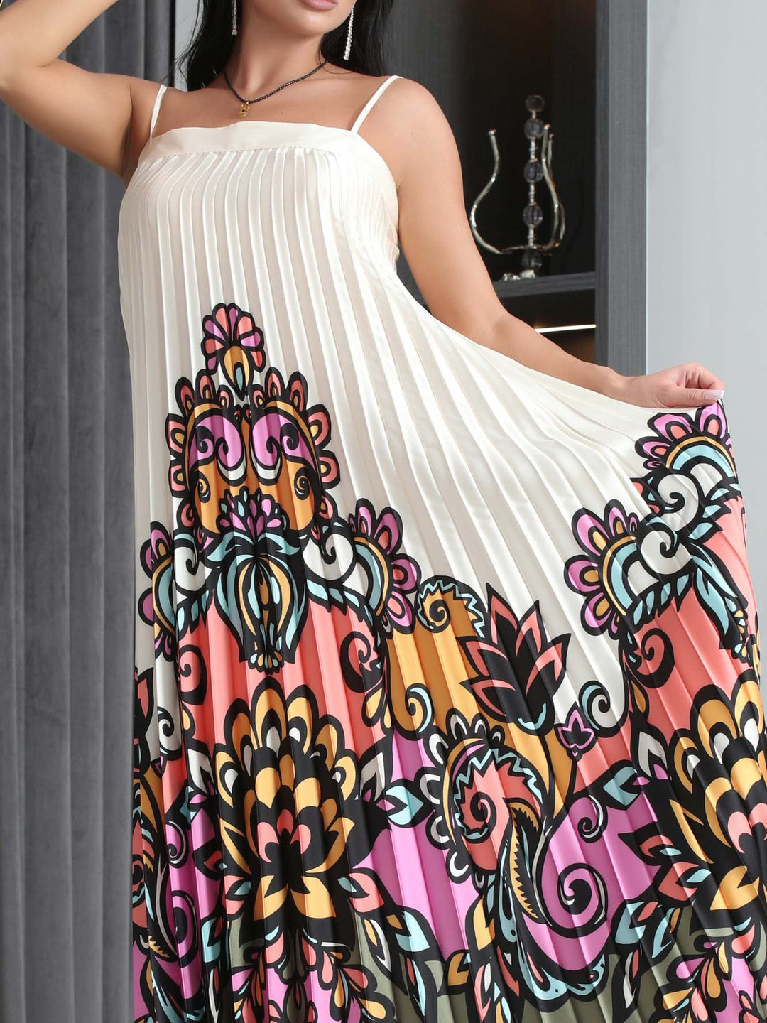 Delicate Vintage Floral Print Pleated Maxi Dress