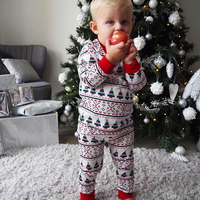 Fato de Natal com gola redonda e estampado para pais e filhos