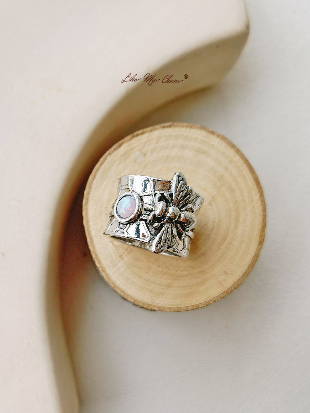 Vattenvågsmönster Bee Protein Stone Boho Ring