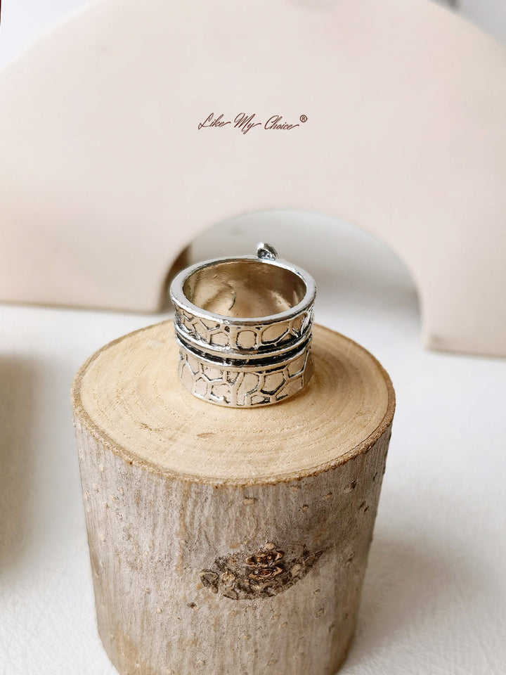 Anillo Boho de Piedras Proteicas con Dibujo de Olas de Agua