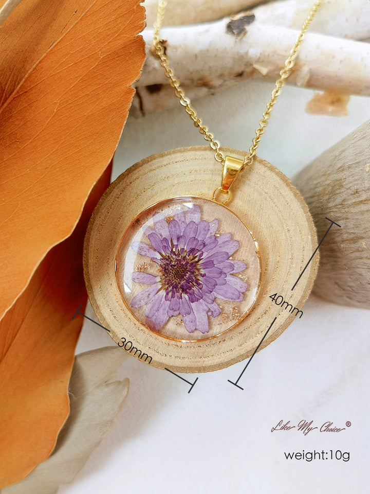 Collier de fleurs séchées en résine pour les amoureux de la nature