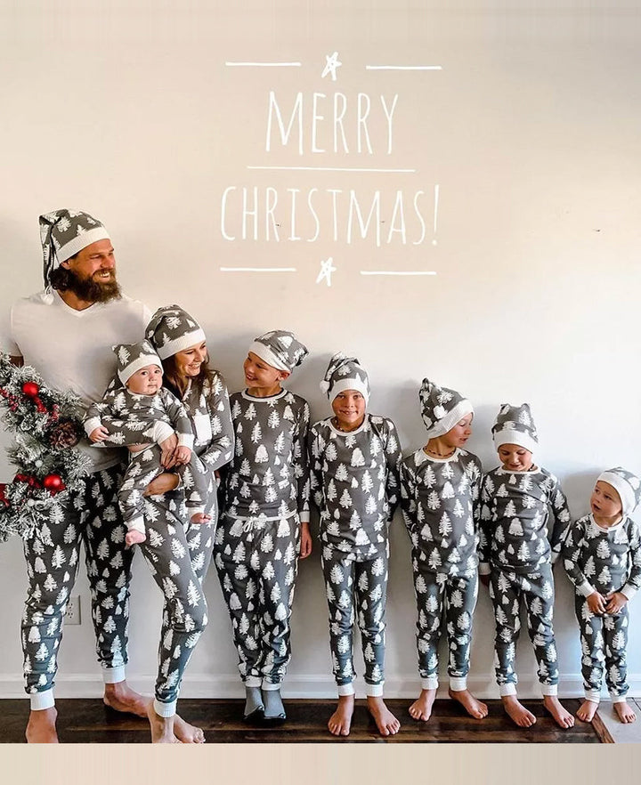 Grijs-witte kerstboomprint bijpassende pyjama voor de hele familie