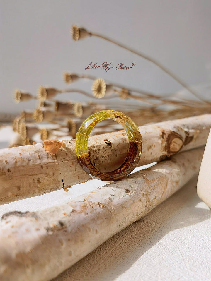 Bague en résine incrustée de fleurs séchées - Feuille d'or Algues