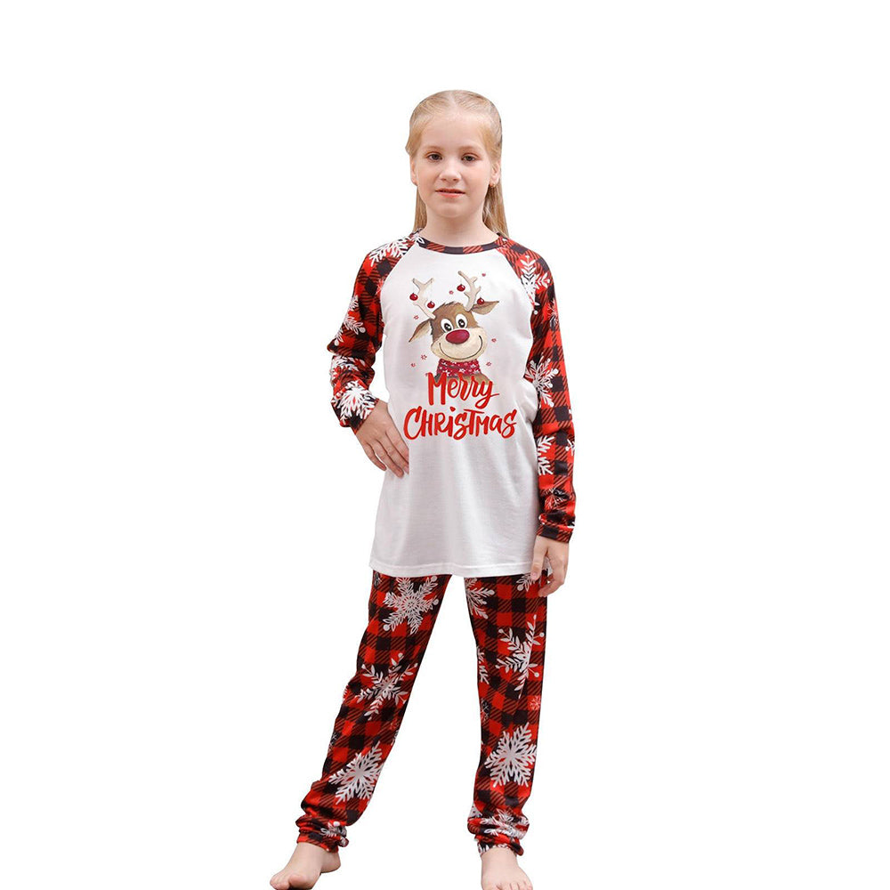 God Jul Tomten och Trädet Matchande pyjamas-set för familjen