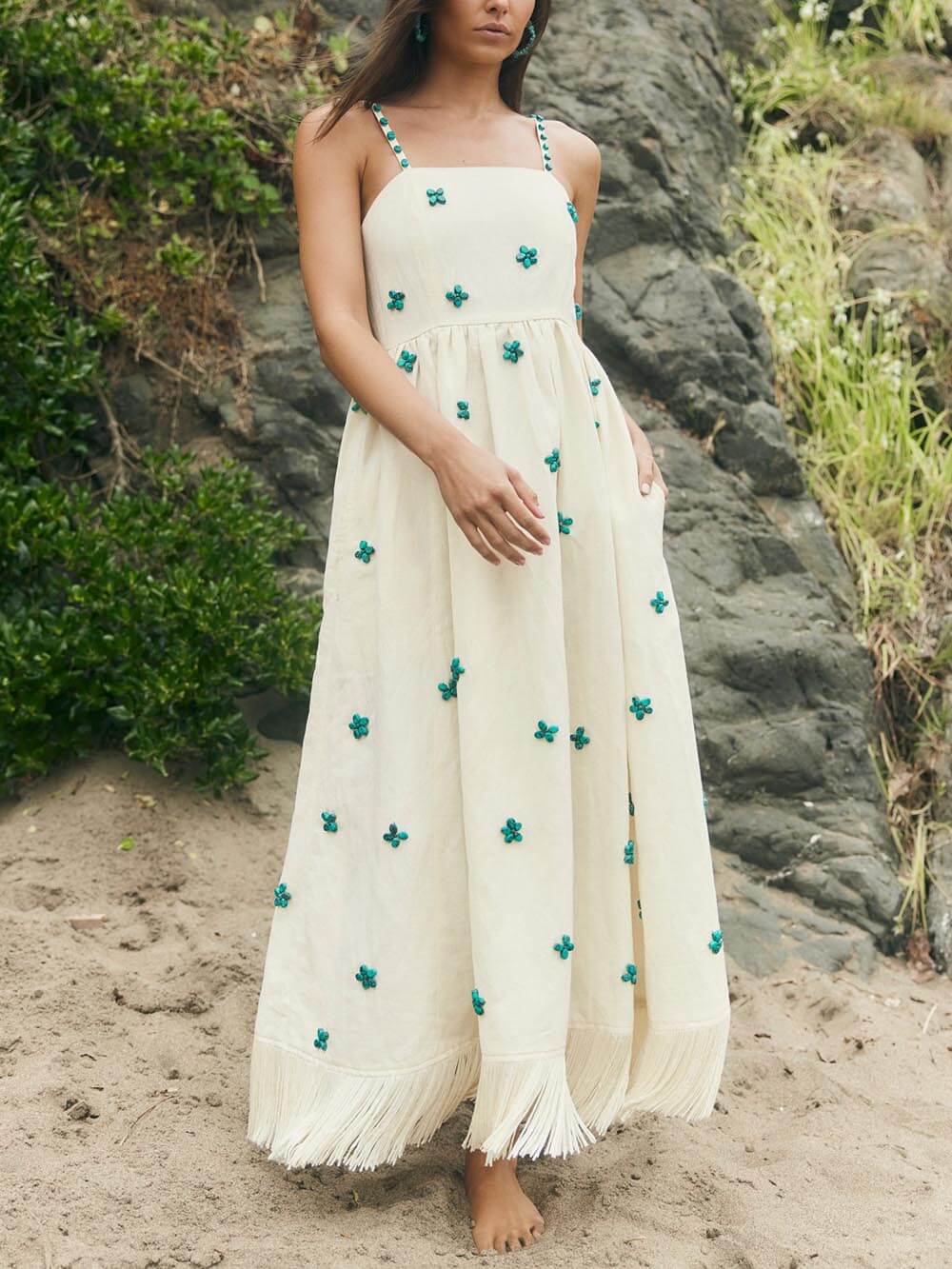 Vestido maxi floral com franjas, único e moderno