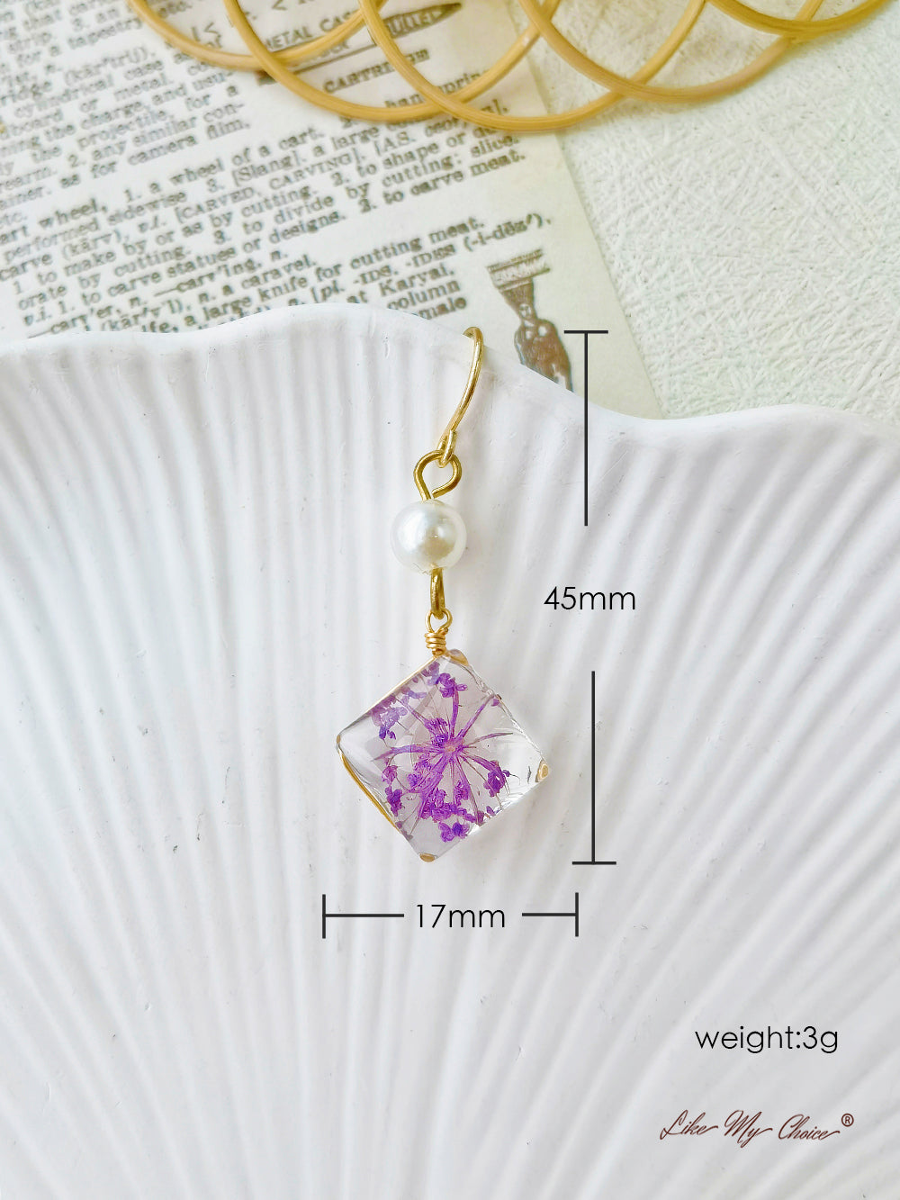 Anting-anting Bunga Kering Ratu Anne Resin Buatan Tangan