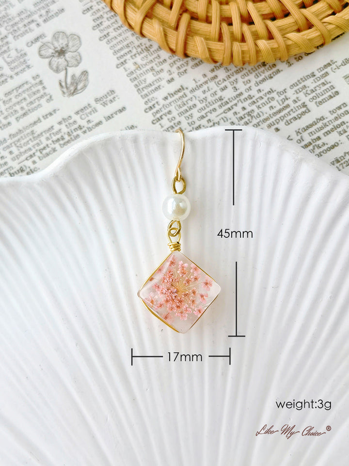 Anting-anting Bunga Kering Ratu Anne Resin Buatan Tangan