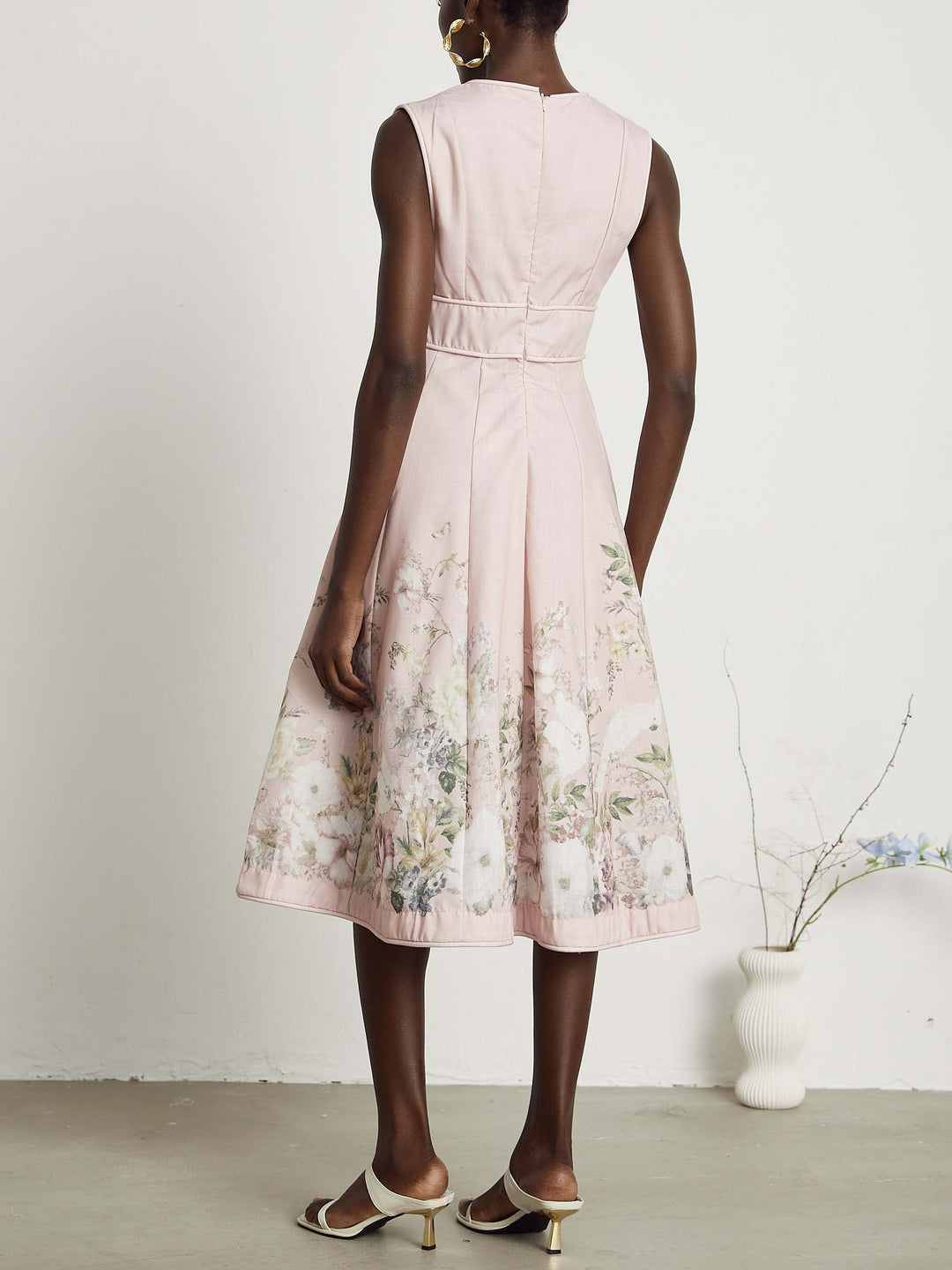 Robe midi élégante à imprimé floral et col en V profond