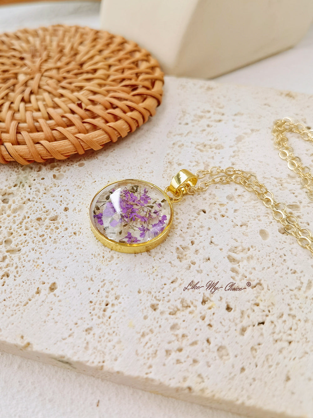 Queen Anne Lace Flower Botanical Pendant Gold Circle Necklace