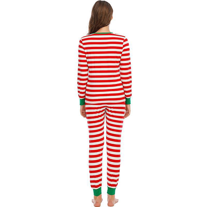 Conjunto de pijama familiar a juego de rayas rojas y blancas y cuello verde