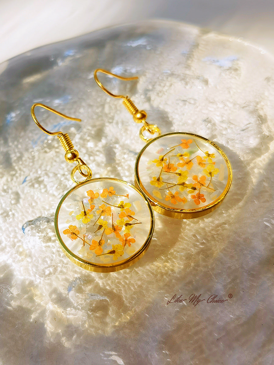 Boucles d'oreilles fleurs pressées - Résine de lys jaune